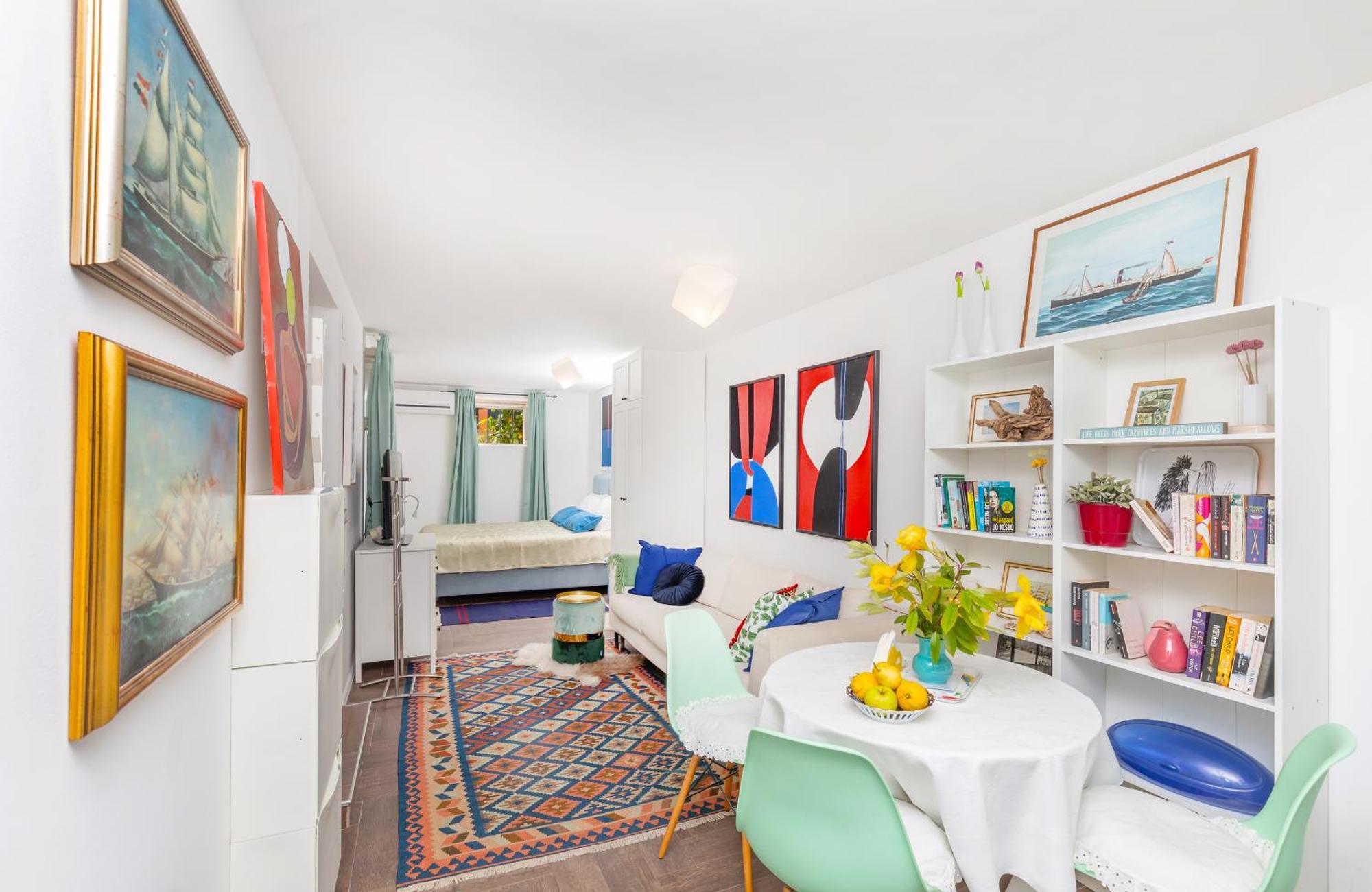 Apartman Art Gateway
